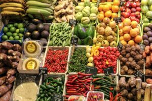 Frutas legumes e vegetais.